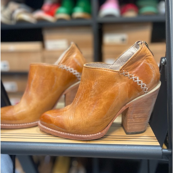 Freebird by Steven Steel Distressed Booties in Tan Size 8 - Picture 7 of 15